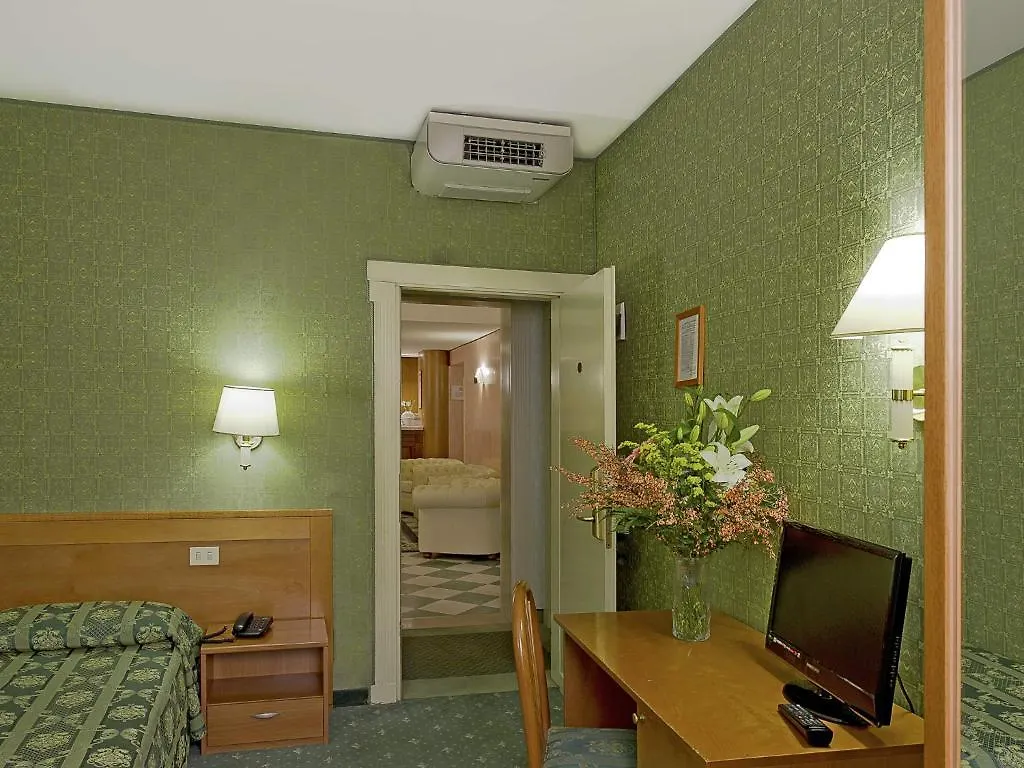 ***  Hotel Spagna Venice Italy